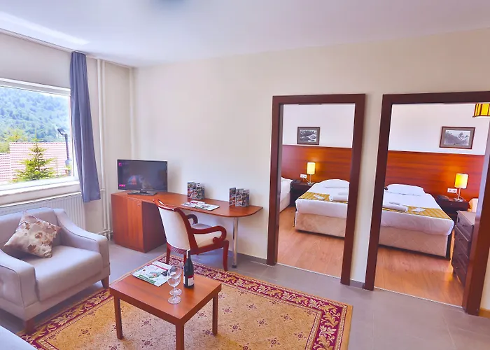 منتجع The Park 4*